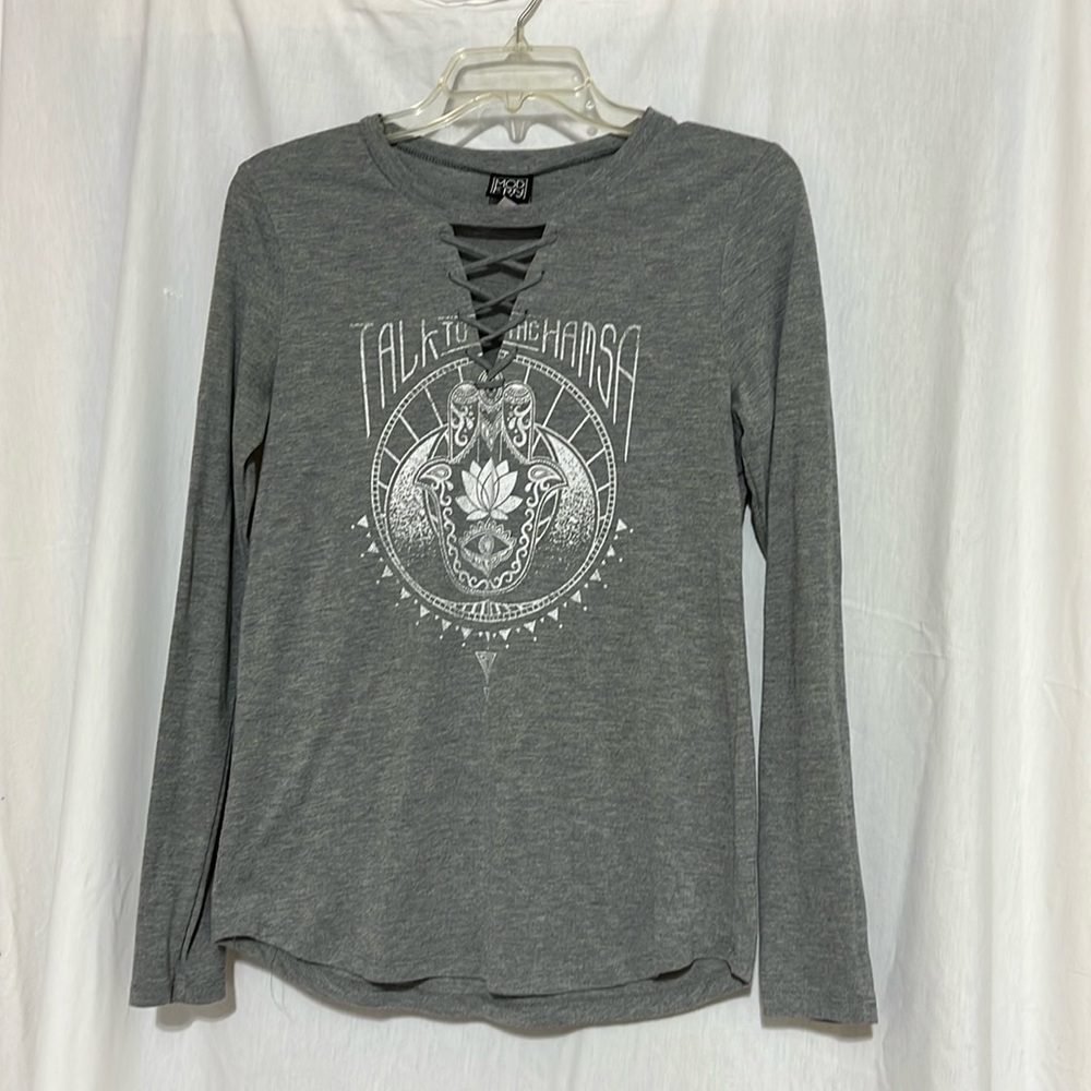 Modern Lux women’s long sleeve graphic tshirt Talk To The Hamsa size M
